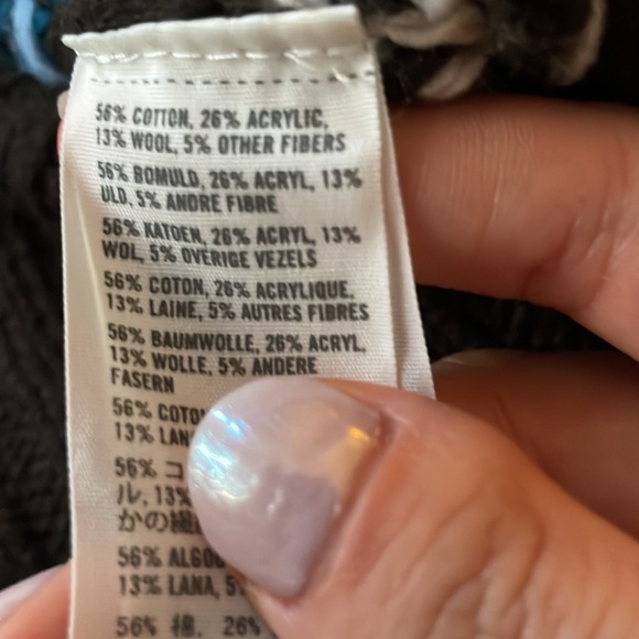 Hollister Short Sleeve Knitted with Geometric Patterns - Picture 3 of 4